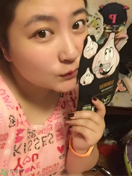 歐尚坊黑面膜怎么樣？歐尚坊黑蒜竹炭蠶絲面膜好用嗎？