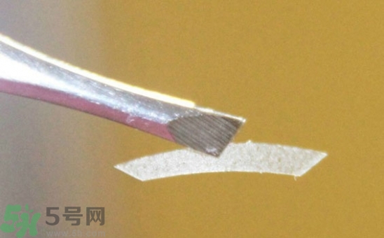 單眼皮怎么變雙眼皮了？單眼皮上面有一條線