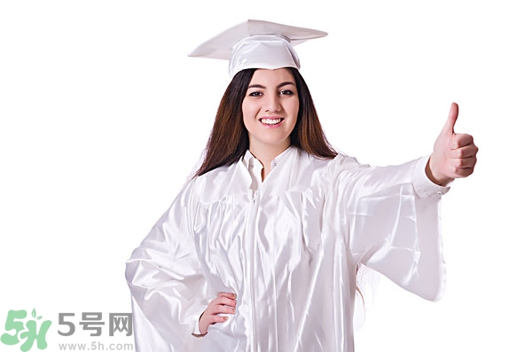高中女生很矮還能長(zhǎng)高嗎？高中女生矮怎么辦？