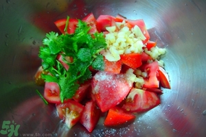 夏天秋葵怎么做好吃？秋葵在夏天怎么做？