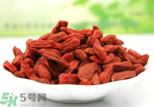 枸杞放久了變濕了可以吃嗎？枸杞放久了變黏了可以吃嗎？