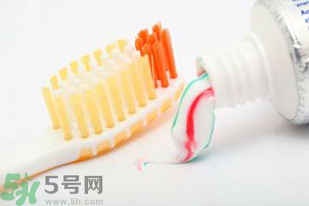 牙膏含氟好不好？牙膏含氟好還是不含氟好？
