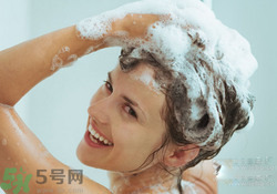 夏天一天洗幾次澡比較好？夏天一天洗幾次澡比較養(yǎng)生？