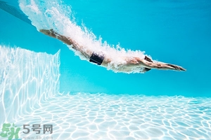 浮潛是什么意思？深潛和浮潛有什么區(qū)別？?