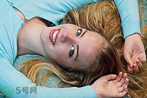 15歲女生接吻會(huì)懷孕嗎？女生和男生舌吻會(huì)懷孕嗎？