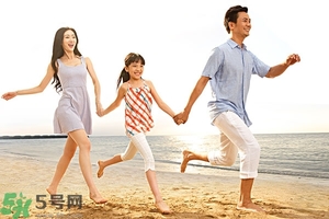 第一次來(lái)月經(jīng)能游泳嗎？經(jīng)期不適怎么緩解？