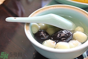 蓮子心能治失眠嗎？喝蓮心茶可以治療失眠嗎？