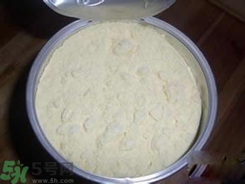 奶粉結(jié)塊是怎么回事？奶粉結(jié)塊可以吃嗎？