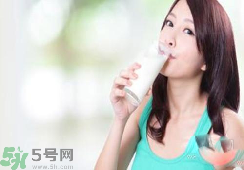 感冒可以喝羊奶嗎？喝羊奶可以治感冒嗎？