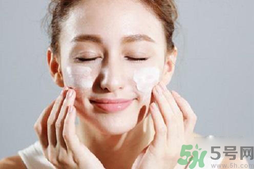晚上怎么保養(yǎng)皮膚？晚上保養(yǎng)皮膚的方法