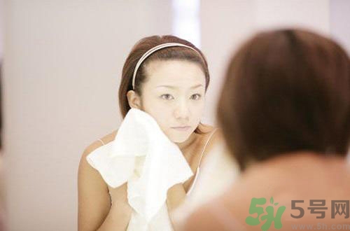 脫妝是什么原因？什么情況下容易脫妝？