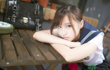 15歲月經推遲二個月正常嗎？15歲兩個月沒來月經是怎么回事？