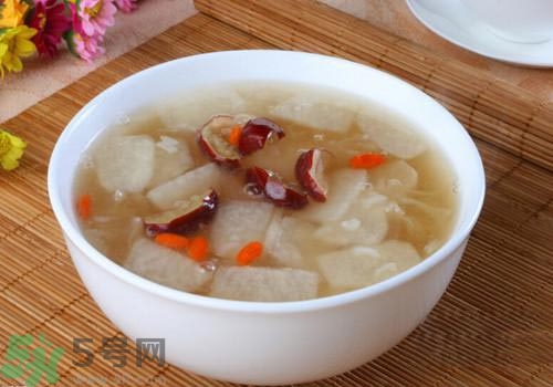 發(fā)燒可以喝冰糖雪梨嗎？發(fā)燒喝冰糖雪梨好嗎？
