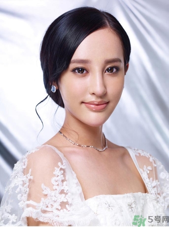 乳暈大是什么原因？乳暈大正常嗎？