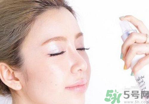 保濕噴霧怎么用？保濕噴霧的正確使用方法