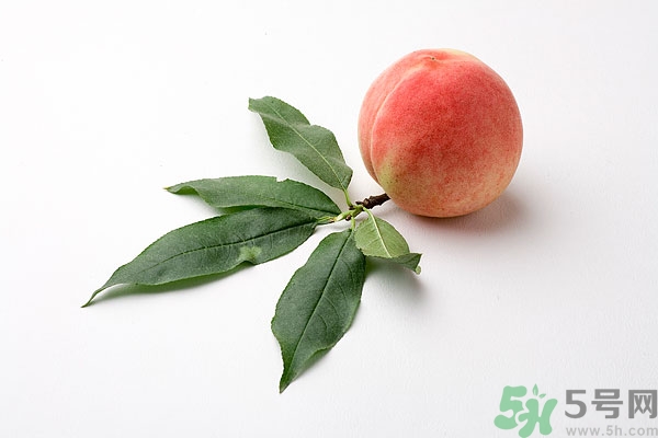 桃子裂口是什么原因？表面有裂口的桃子能吃嗎？