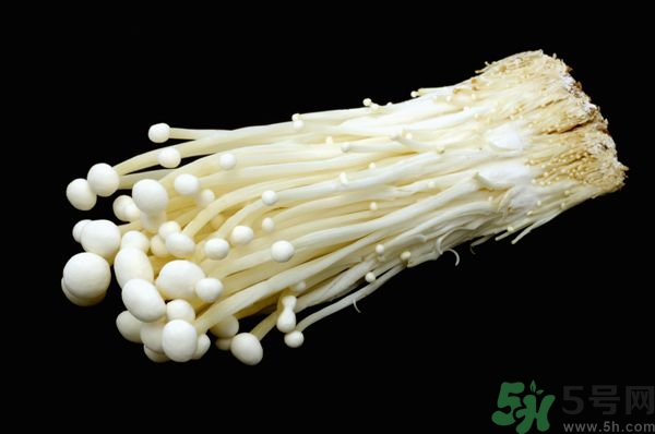 金針菇發(fā)霉了能吃嗎？金針菇長白毛還能吃嗎？
