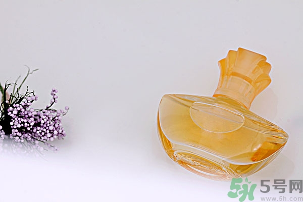 香水能掩蓋狐臭嗎？香水可以除狐臭嗎？