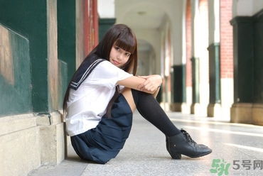 13歲來(lái)月經(jīng)正常嗎？13歲大便出血是怎么回事？