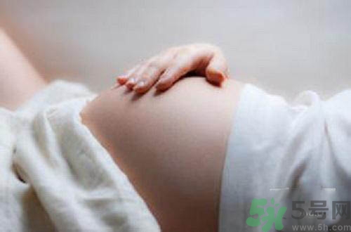 胎教應(yīng)該對(duì)寶寶說(shuō)什么？胎教的時(shí)候要注意什么？