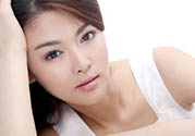 女人為什么一個(gè)胸大一個(gè)胸小？女人的兩個(gè)胸為什么不一般大？