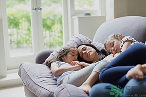 睡眠不規(guī)律如何調(diào)整？睡眠不規(guī)律會胖嗎？