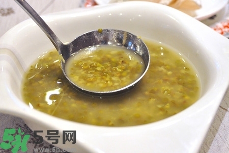 夏天喝綠豆湯好嗎？夏天喝綠豆湯好不好？