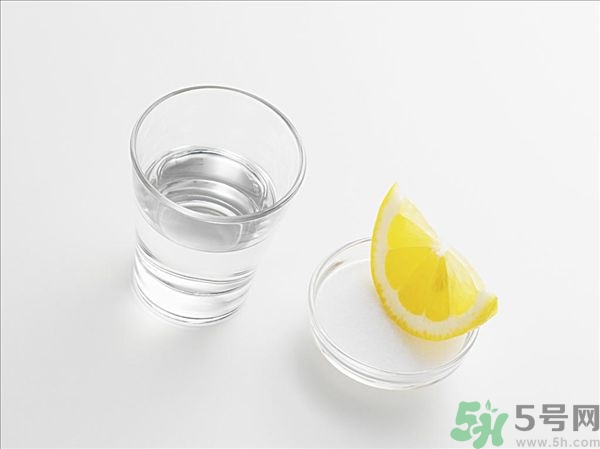 中暑喝鹽水有用嗎？中暑可以喝牛奶嗎？