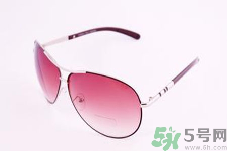 太陽(yáng)鏡什么材質(zhì)好？太陽(yáng)鏡什么材質(zhì)的鏡片好？