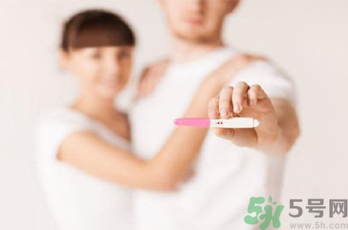 驗(yàn)孕棒顯示沒有懷孕但是沒來月經(jīng)是怎么回事？