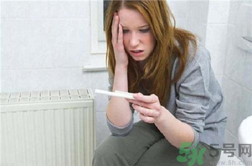 驗孕棒和驗孕試紙哪個好？驗孕棒和驗孕試紙哪個更準？
