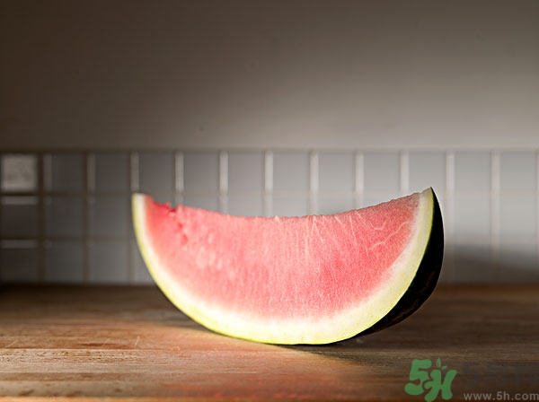 西瓜沒熟透可以吃嗎？西瓜不好吃怎么做好吃？