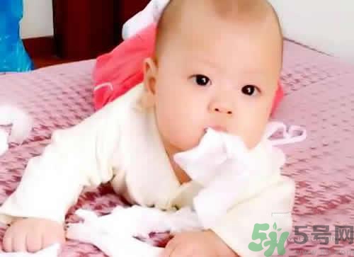 寶寶吃紙是怎么回事？寶寶吃紙?jiān)趺崔k？