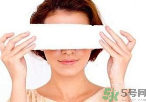 眼睛腫了用冷水敷還是熱水敷？眼睛腫了怎么辦？