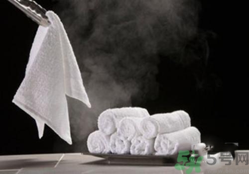 眼睛腫了用冷水敷還是熱水敷？眼睛腫了怎么辦？
