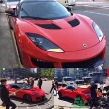 李鐘碩開的什么車？姜哲開的什么車？