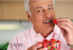 老年人骨質(zhì)疏松吃什么好？骨質(zhì)疏松應(yīng)該如何預(yù)防？