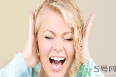 耳朵后面長(zhǎng)了個(gè)硬包怎么回事？ 耳朵后面長(zhǎng)了個(gè)硬包怎么辦？