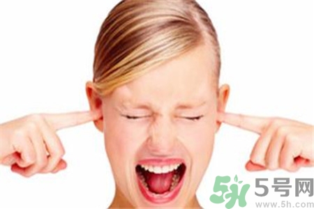 耳朵后面長(zhǎng)了個(gè)硬包怎么回事？ 耳朵后面長(zhǎng)了個(gè)硬包怎么辦？