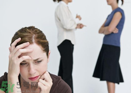 社交恐懼癥的原因及表現(xiàn)？如何治療社交恐懼癥？