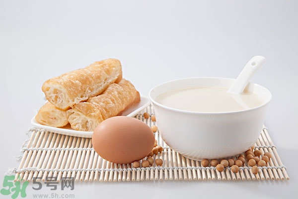 豆奶粉結(jié)塊還能喝嗎？豆奶粉分層還能喝嗎？