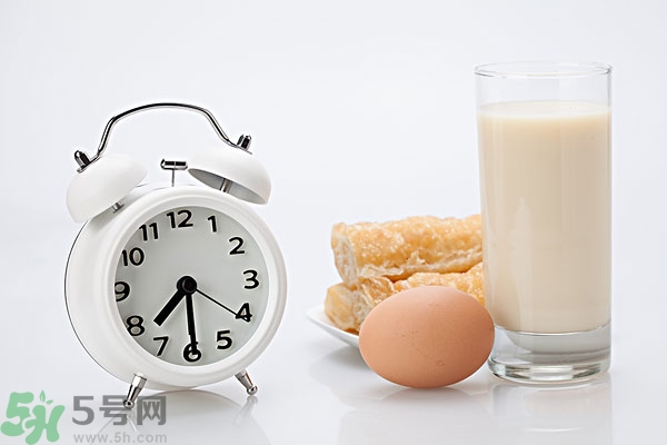 豆奶粉結(jié)塊還能喝嗎？豆奶粉分層還能喝嗎？