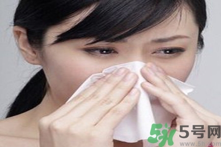 過(guò)敏性鼻炎的發(fā)病因素是什么？過(guò)敏性鼻炎的并發(fā)癥有哪些？