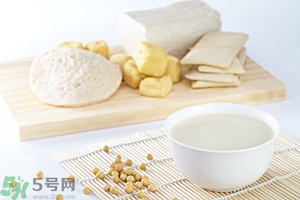 早上喝豆奶好嗎？晚上喝豆奶好嗎？