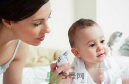 寶寶發(fā)燒多久量一次體溫？寶寶發(fā)燒怎么量體溫？