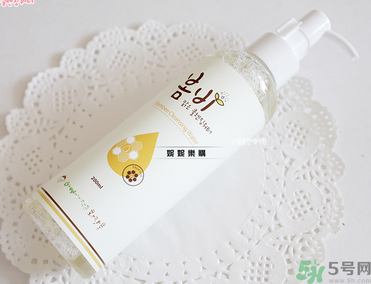 春雨卸妝水好用嗎？春雨卸妝水怎么使用？