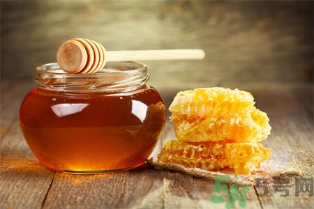 口腔潰瘍可以吃蜂蜜嗎？口腔潰瘍能不能吃蜂蜜？
