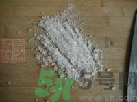 五仁月餅是哪五仁？五仁月餅是哪五種材料？