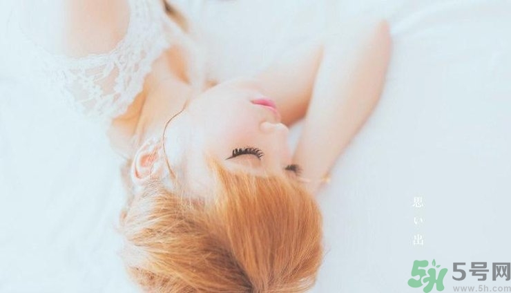 19歲男生身高體重標準是多少？19歲女生的標準身高體重是多少？