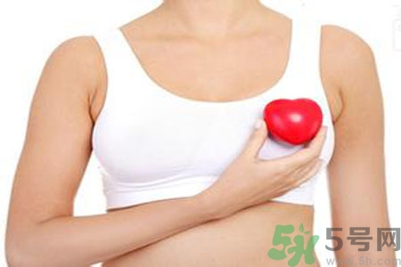 胸部一大一小怎么辦？乳房一大一小的原因是什么？